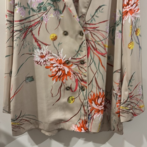 🌺H&M Sz S Floral Beige Women's Oversized Double Breast Silky Kimono Shirt - Picture 9 of 9